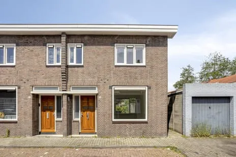 Corner house for sale: Buys Ballotstraat 1, Uitvindersbuurt Tilburg
