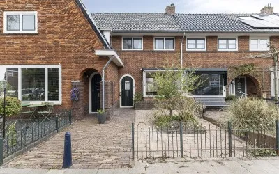 Tussenwoning te koop: Buys Ballotstraat 5, Geleerdenbuurt Den Helder