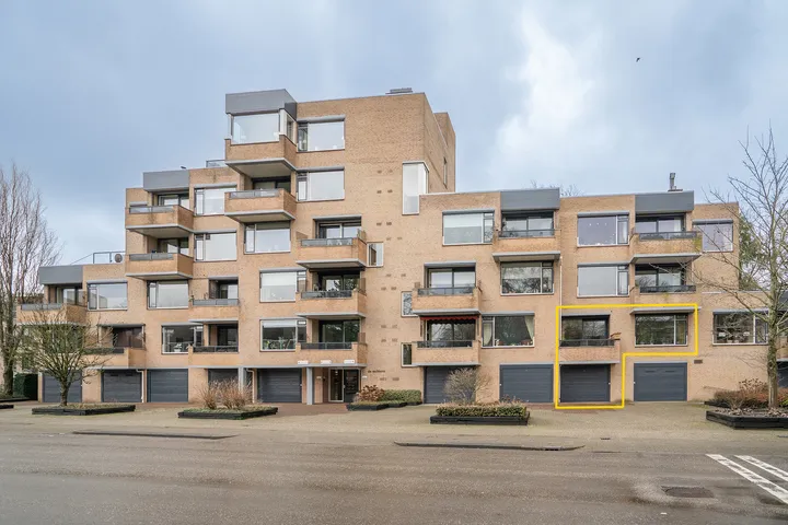 Appartement te koop: C.F. Klaarstraat 223, Enschede