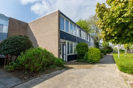 Tussenwoning te koop: Caecilia-Gracht 12, Gracht Kerkrade