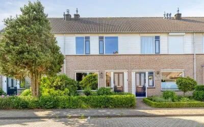 Tussenwoning te koop: Calsstraat 100, Kroon Helmond