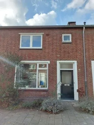 Tussenwoning te koop: Cameliastraat 32, Kerstroosplein Eindhoven