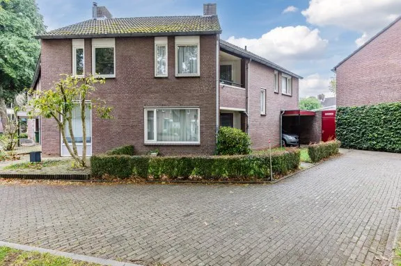 Tussenwoning te huur: Camphaag 61, De Heeg Maastricht