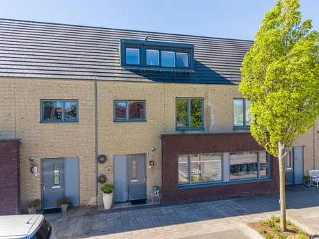 Tussenwoning te koop: Camphuijsenstraat 12, Westerhaghe Rijnsburg