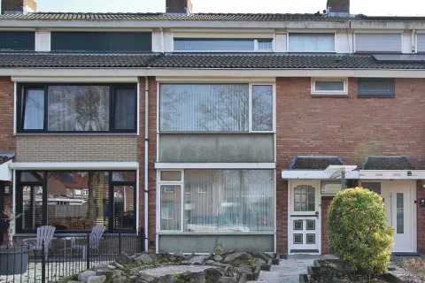 Tussenwoning te huur: Canisvlietstraat 6, Kern Sluiskil Sluiskil