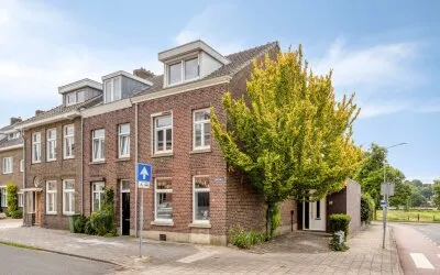 Twee-onder-één-kap te koop: Cannerweg 203, Biesland Maastricht