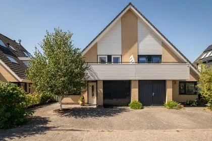 Twee-onder-één-kap te koop: Capellesloot 53, Enkhuizen