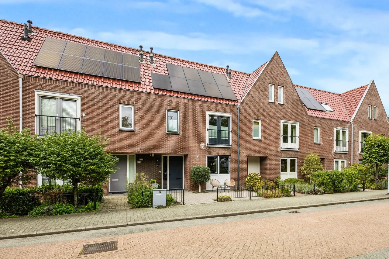 Tussenwoning te koop: Capricciolaan 29, Nieuw-Vennep