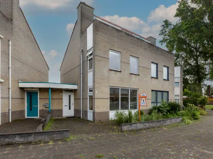 Tussenwoning te koop: Carel Willinkplein 13, Scherpdeel Roosendaal