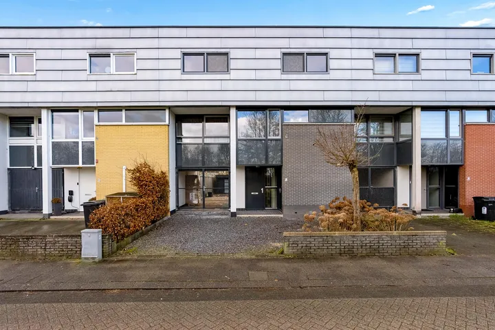 Tussenwoning te koop: Carel Willinklaan 18, Tussen de Vaarten Z.- Noordoost Almere