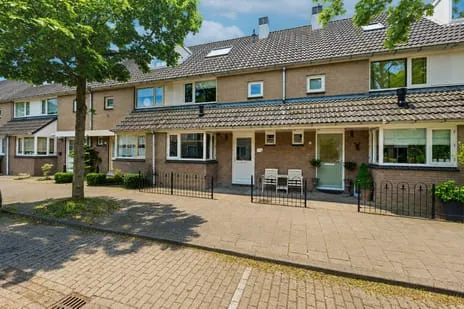 Tussenwoning te koop: Carmenstraat 8, Daalmeer-Noordoost Alkmaar