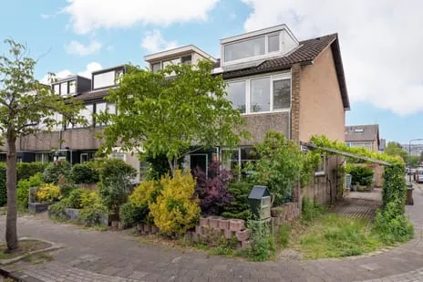 Corner house for sale: Carneoolstraat 5, Hoge Mors Leiden