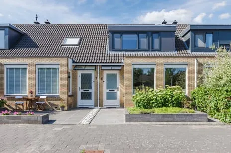 Tussenwoning te koop: Caro van Eyckhof 6, Theaterbuurt Amstelveen