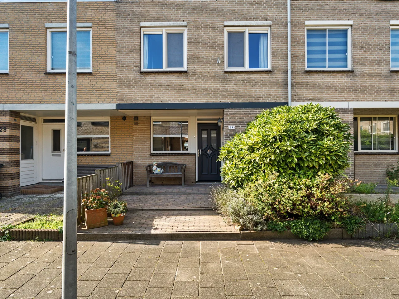 Hoekwoning te koop: Caro van Eyckstraat 26, Zaandam