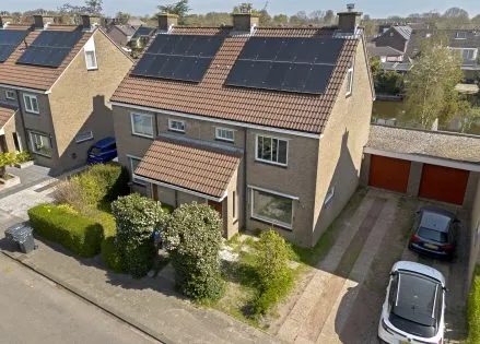 Tussenwoning te koop: Carolinenburg 10, Camminghaburen-Midden Leeuwarden