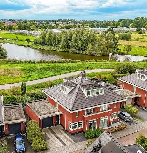 Twee-onder-één-kap te koop: Cartografielaan 11, Uithoorn