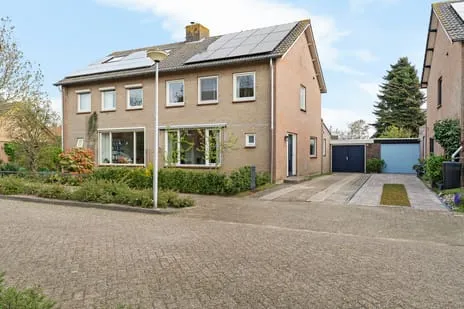 Twee-onder-één-kap te koop: Caspar Boshartstraat 32, Macharen Macharen