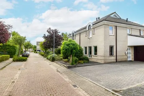 Twee-onder-één-kap te koop: Cassinstraat 18, Erasmuswijk Middelburg