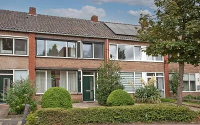 Tussenwoning te koop: Castorweg 203, Noord Hengelo