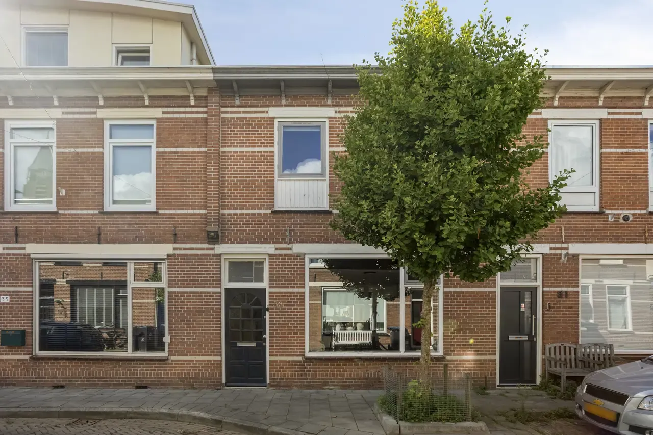 Tussenwoning te koop: Catharina Gillesstraat 33, Kampen