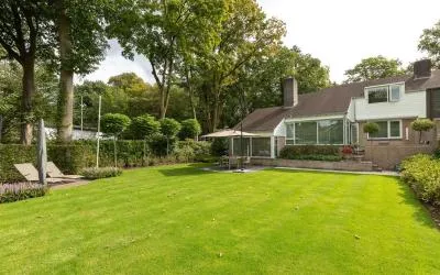 Twee-onder-één-kap te koop: Catharina van Renneslaan 19, Villaparken Hilversum