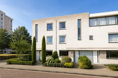 Corner house for rent: Catharina van Renneslaan 69, Betsy Perkbuurt Amstelveen