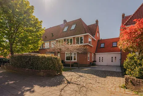 Tussenwoning te koop: Catharina van Clevelaan 25, Randwijck West Amstelveen