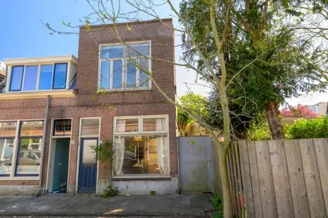 Corner house for sale: Catharinastraat 12, Rijndijkbuurt Leiden