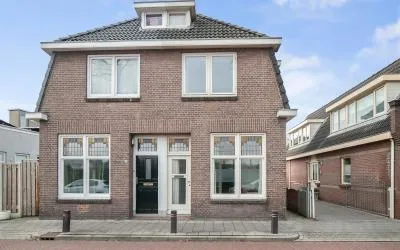 Twee-onder-één-kap te koop: Catharinastraat 52, Koninginnebuurt Meppel