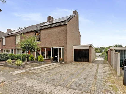 Hoekwoning te koop: Cato Elderinklaan 29, Vriezenveenseweg en omgeving Haghoek West Almelo