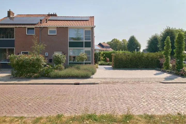 Twee-onder-één-kap te koop: Cederlaan 9, Roden Roden