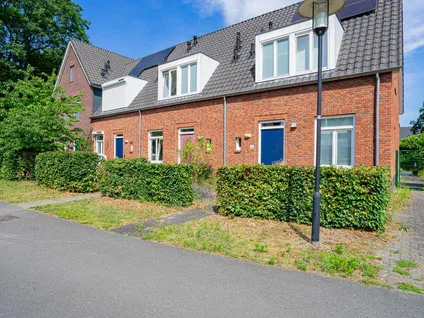 Tussenwoning te koop: Cederstraat 18, Verspreide huizen ten oosten van Sterksel Sterksel