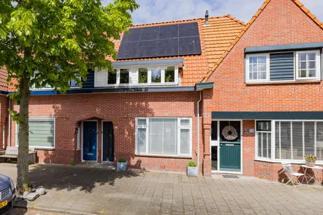 Tussenwoning te koop: Cederstraat 27, Tussenbeeksbuurt Ijmuiden