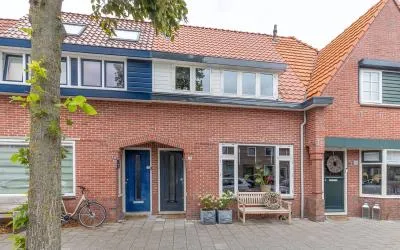 Tussenwoning te koop: Cederstraat 27, Tussenbeeksbuurt Ijmuiden