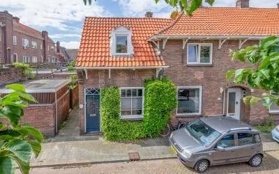 Hoekwoning te koop: Cederstraat 42, Graafsebuurt zuid 'S-Hertogenbosch