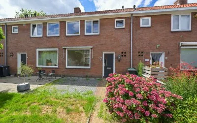 Tussenwoning te koop: Cederstraat 47, Bomenbuurt Oost Zaandam