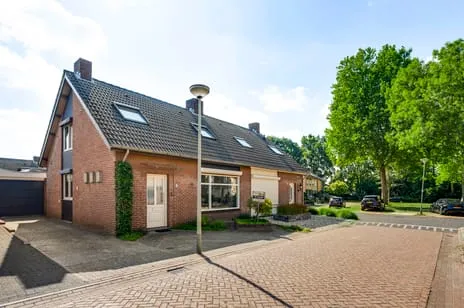 Semi-detached for sale: Cederstraat 5, Maasbree-centrum Maasbree