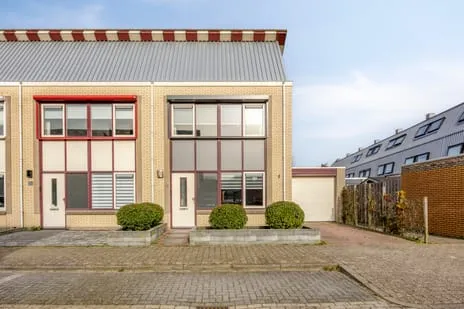 Hoekwoning te koop: Cees Buddingh'hof 17, Hoorn