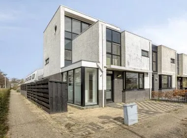 Hoekwoning te koop: Cees Buddingh'hof 92, Kersenboogerd-Zuid - Buurt 33 08 Hoorn