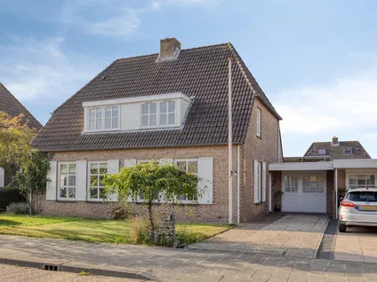 Tussenwoning te koop: Cees van Gendlaan 7, Noordlangeweg Willemstad