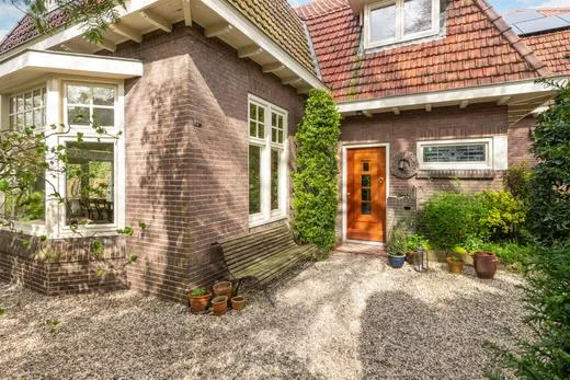 Twee-onder-één-kap te koop: Ceintuurbaan 12A, Westereng Huizen