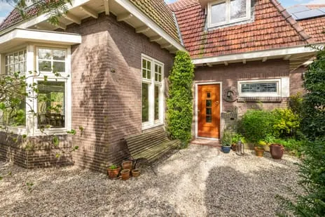 Twee-onder-één-kap te koop: Ceintuurbaan 12A, Westereng Huizen