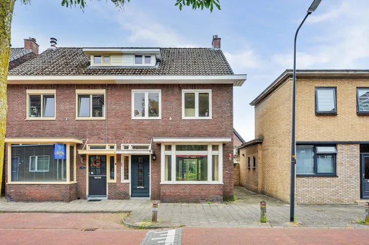 Twee-onder-één-kap te koop: Celebesstraat 48, Getfert Enschede