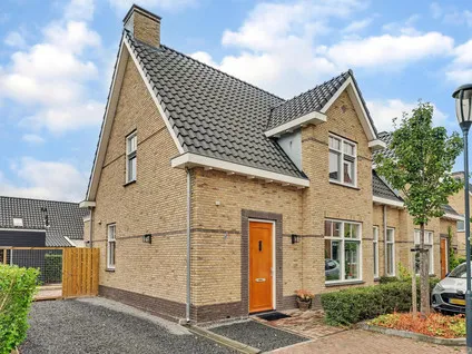 Twee-onder-één-kap te koop: Cellostraat 10, Goes