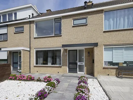 Tussenwoning te koop: Celsiusstraat 20, Serlippenspolder Terneuzen