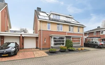 Tussenwoning te koop: Centauri 5, Waddinxveen