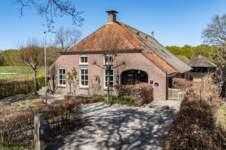 Vrijstaande woning te koop: Centrum 8, Lieveren