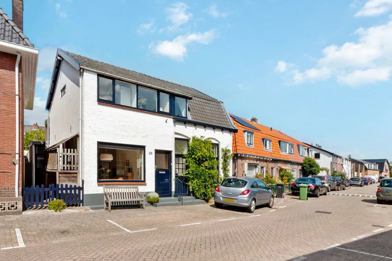 Twee-onder-één-kap te koop: Cereslaan 28, Bussum