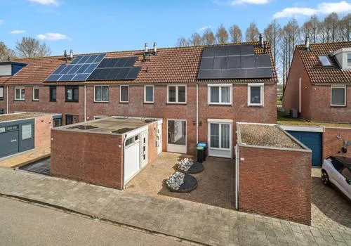 Tussenwoning te koop: Chaletberg 88, De Krogten Roosendaal