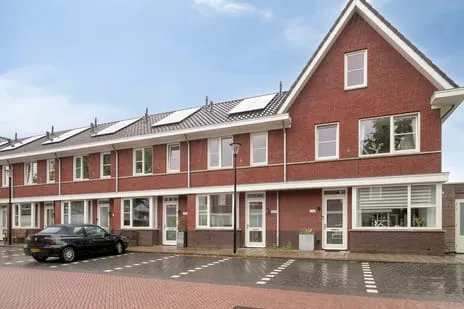 Tussenwoning te koop: Chalonhof 116A, 't Hart Soest